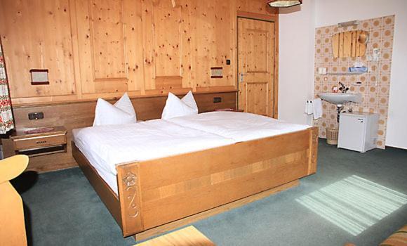 Berghaus Maria Bed & Breakfast Pettneu am Arlberg Oda fotoğraf